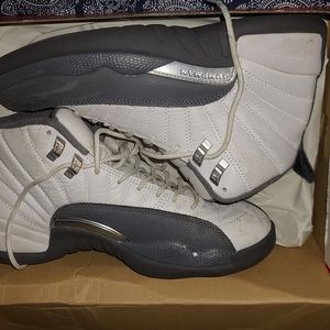 Air jordan retro 12 dark grey size 8.5